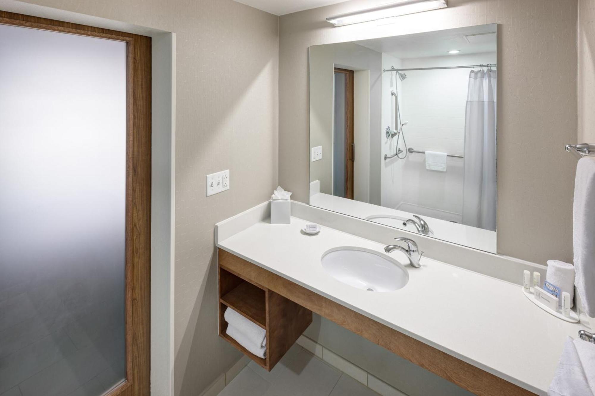Springhill Suites By Marriott Salt Lake City Airport Ngoại thất bức ảnh